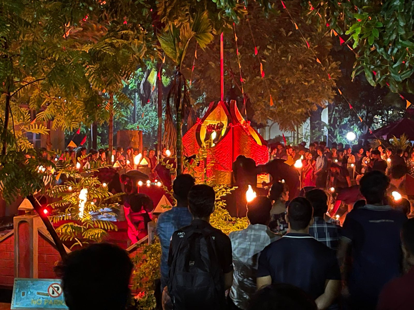 கொட்டும் மழைக்கும் மத்தியிலும் தமிழீழத்தில் நினைவேந்தப்பட்ட தமிழீழத் தேசிய மாவீரர் நாள் 2024 32