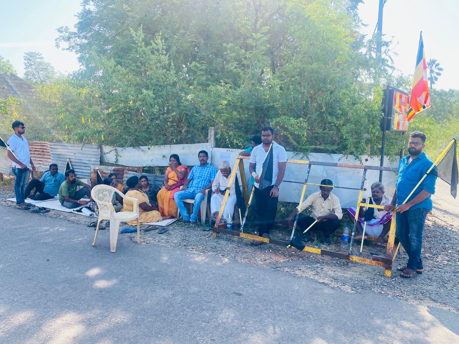 தையிட்டியில் சட்ட விரோத விகாரைக்கு எதிராகத் தொடரும் போராட்டம். 1