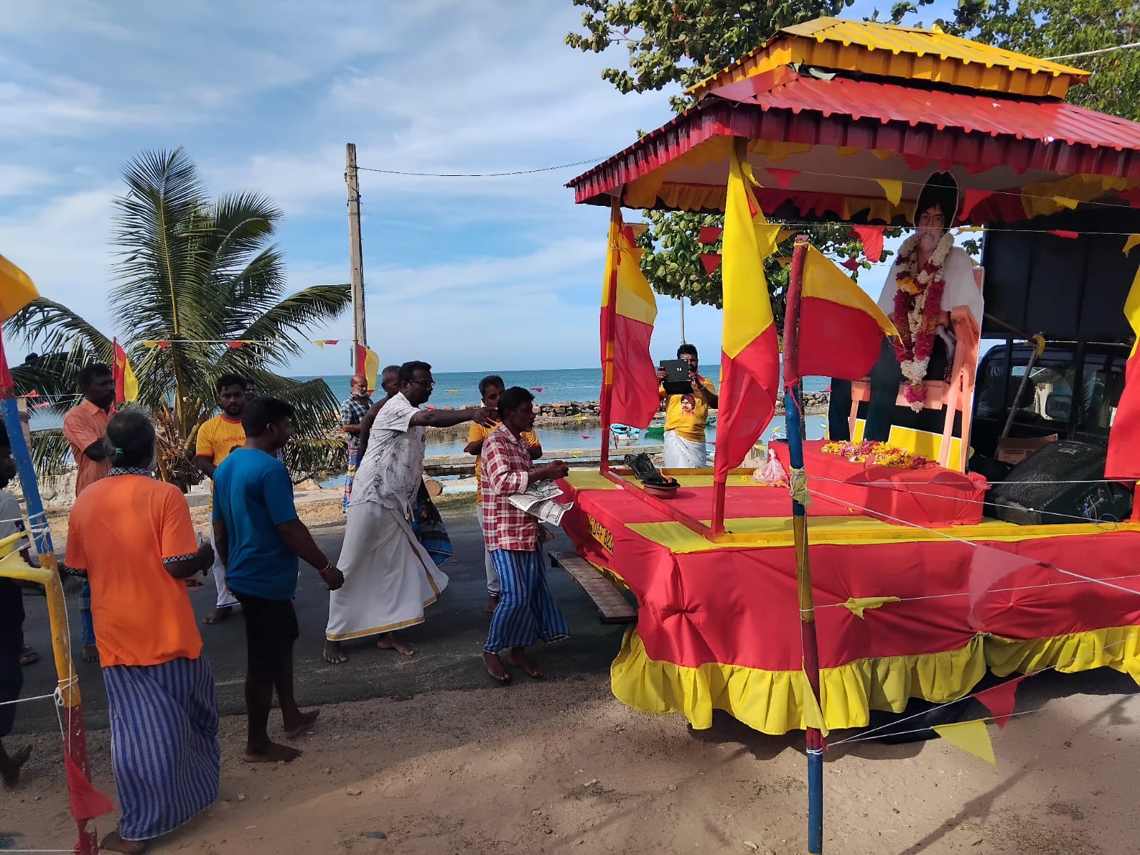 நல்லூர் நோக்கி உணர்வெழுச்சியுடன் பயணிக்கும் தியாக தீபம் லெப் கேணல் ஊர்திப்பவனி! 9