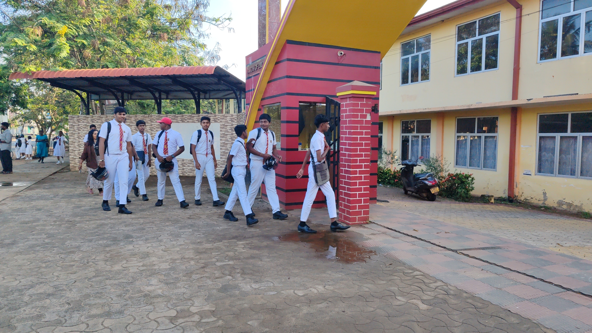 க.பொ.த சாதாரண தரப் பரீட்சை இன்று ஆரம்பமாகியது. 2