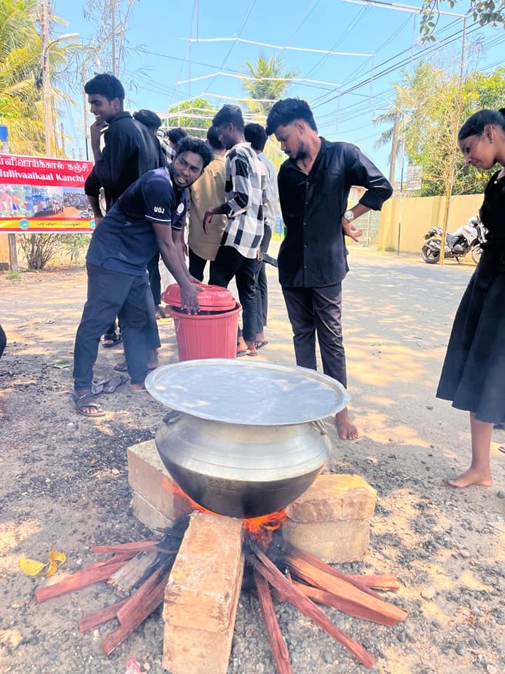 யாழ் பல்கலைக்கழகத்தில் தமிழர் வலிசுமந்த முள்ளிவாய்க்கால் நினைவு கஞ்சி வழங்கப்பட்டது. 4