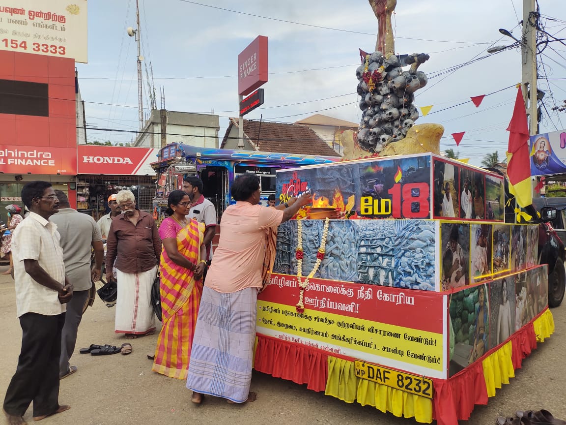 தமிழின அழிப்பிற்கு நீதி கோரி யாழில் ஆரம்பமான ஊர்திப்பவனி !! 5
