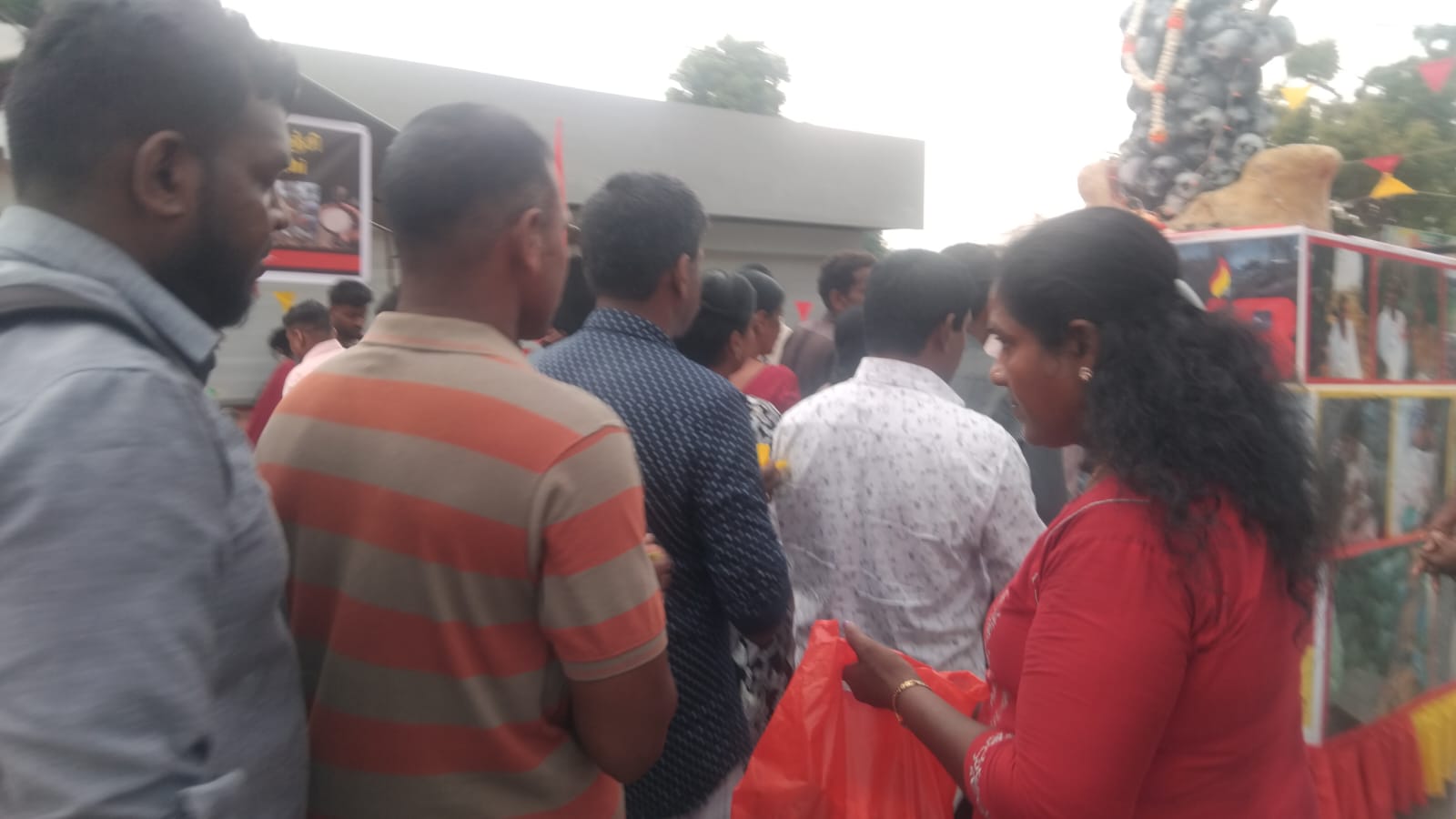 மல்லாவியை அண்மித்துள்ள தமிழின அழிப்பு நினைவூர்தி! 6