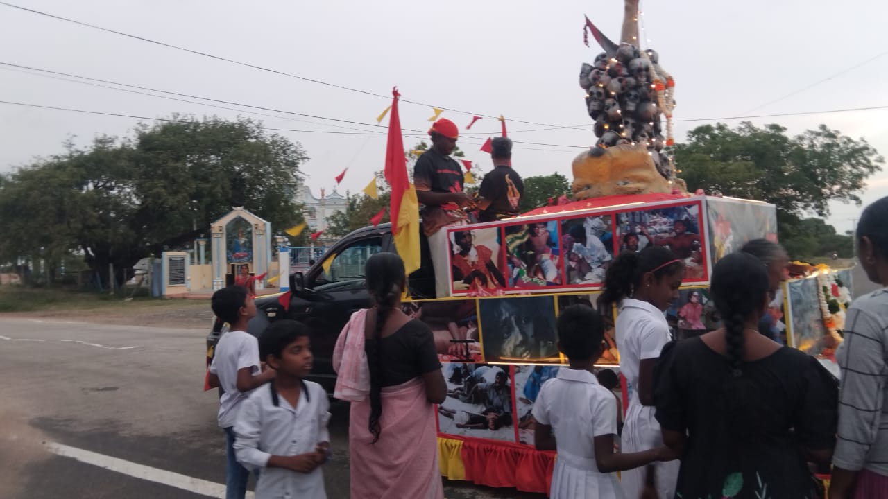 முள்ளிவாய்க்கலில் படுகொலை செய்யப்பட்ட உறவுகளுக்கு நீதி கோரி மாந்தையில் போராட்டம்! 7